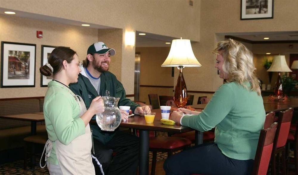 Hampton Inn & Suites Toledo-Perrysburg Rossford Restaurant bilde