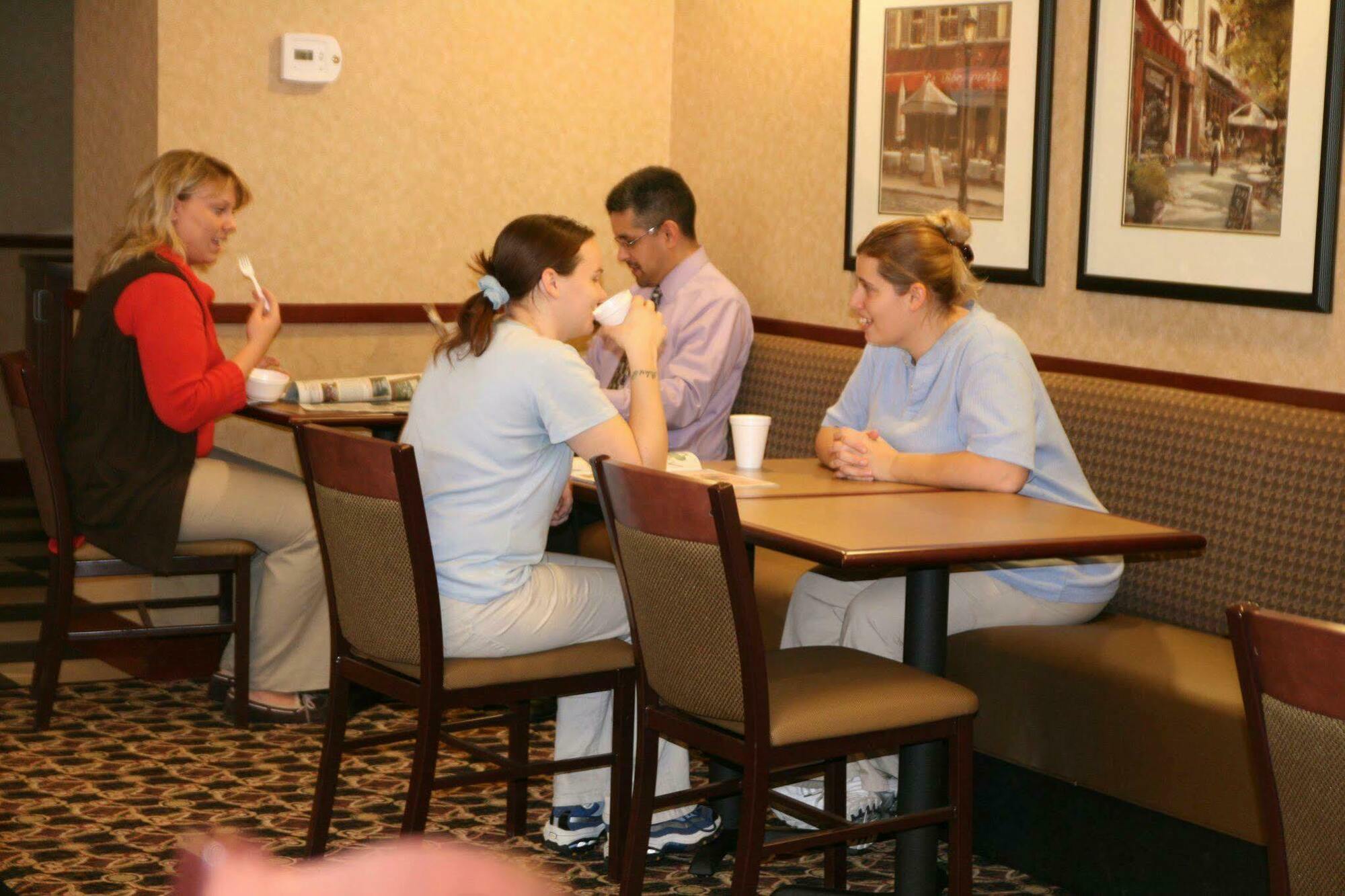 Hampton Inn & Suites Toledo-Perrysburg Rossford Restaurant bilde